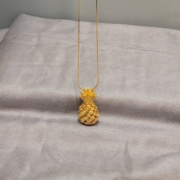 Vintage Gold Tone Pineapple Pendant & Gold Tone Necklace - Unique - Picture 7 of 12